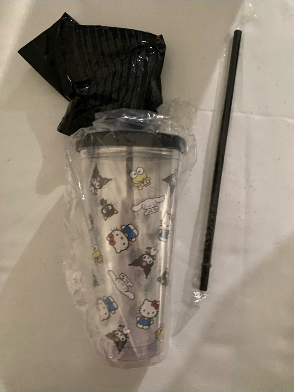 AMC Theatres Hello Kitty & Friends Plastic Cup w/ Lid Straw & Mystery Topper